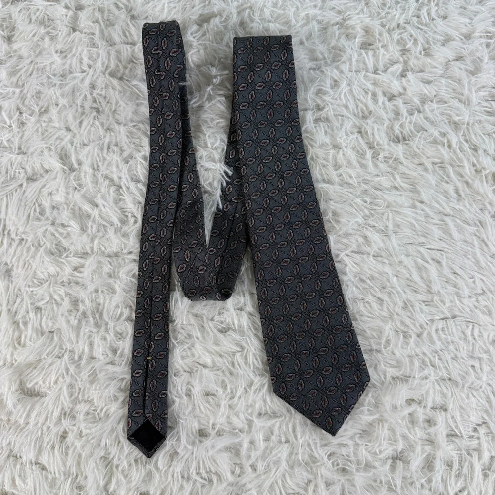 Oscar de la Renta Mens Silk Tie Gray Red‎ Geometric Medallion Pattern Silk Tie